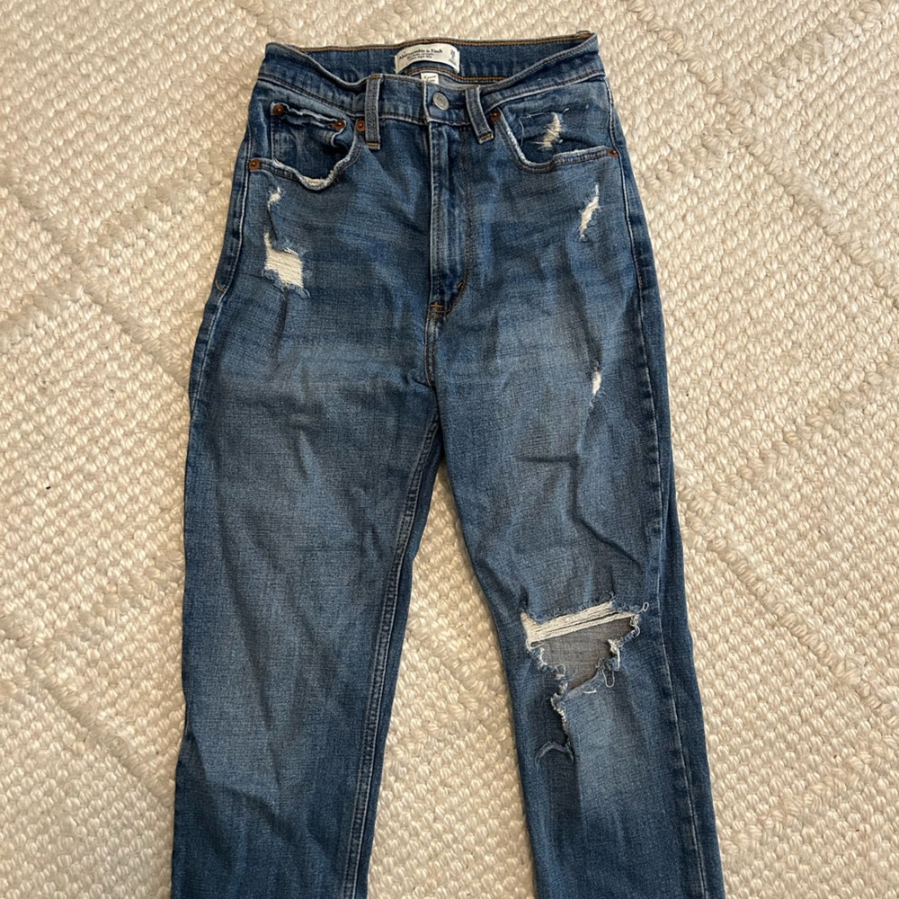 Abercrombie & Fitch Men's Relaxed Distressed Denim Jeans